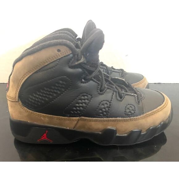 Little Kid's Jordan 9 Retro Black/True Red-Light Olive (401811 030) Size 13C - Picture 4 of 9